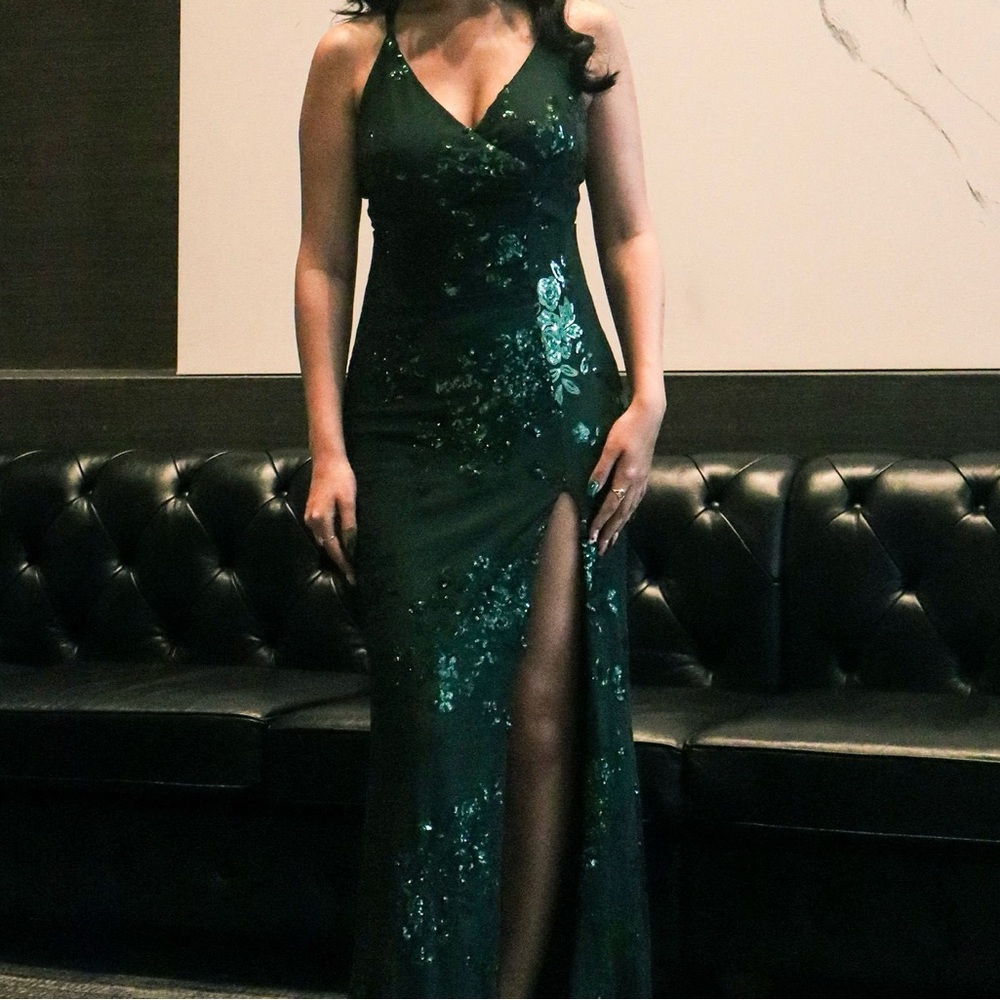 Emerald green prom dress